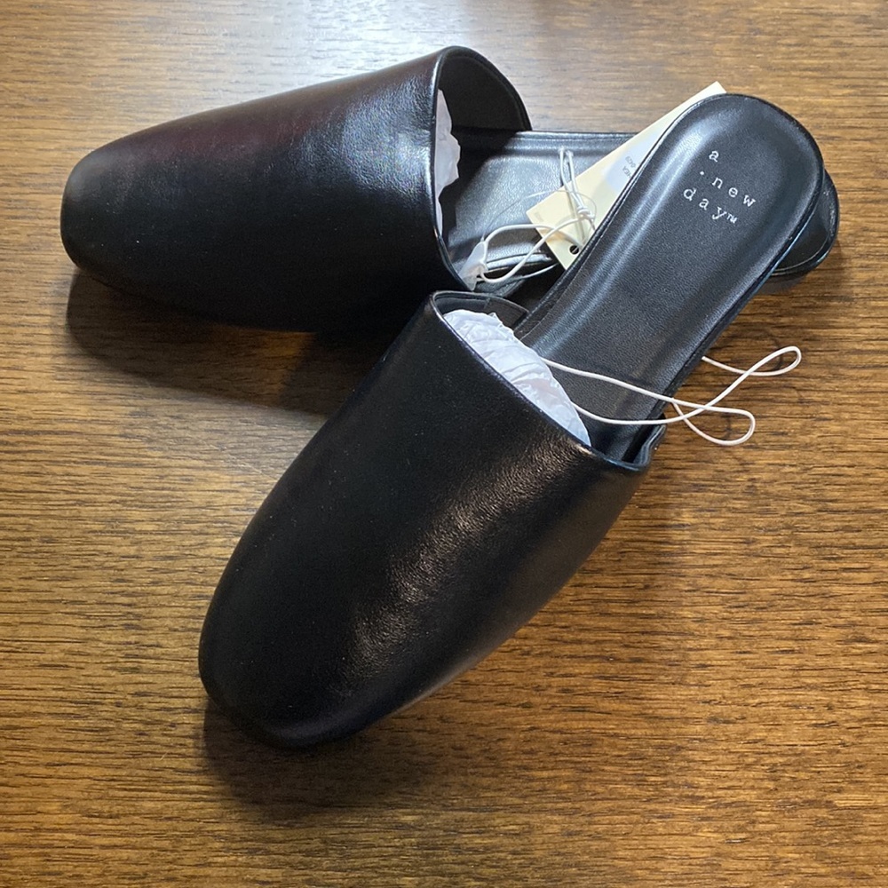 A New Day Thea Flats and Slip Ons Black